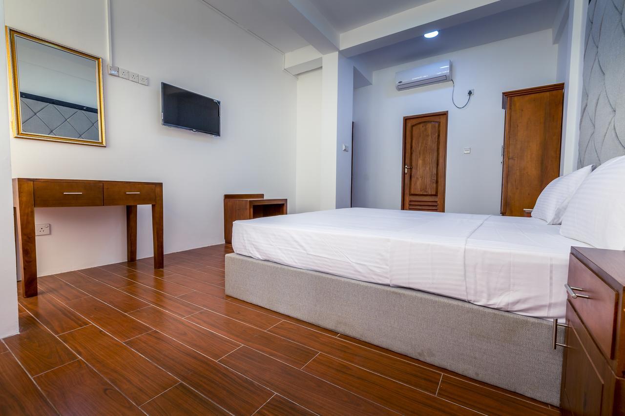 Hotel Metro Port *