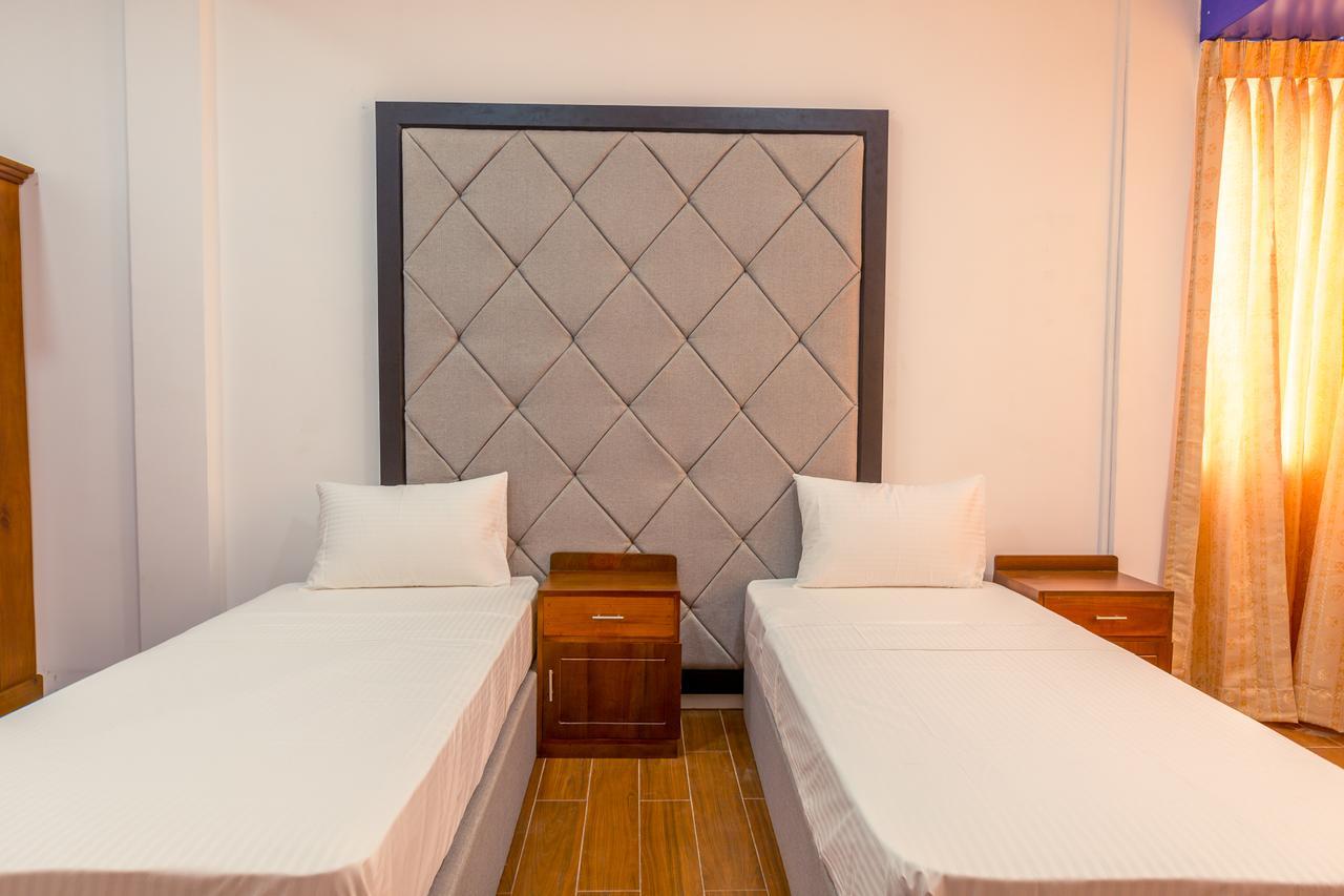 Metro Port Hotel